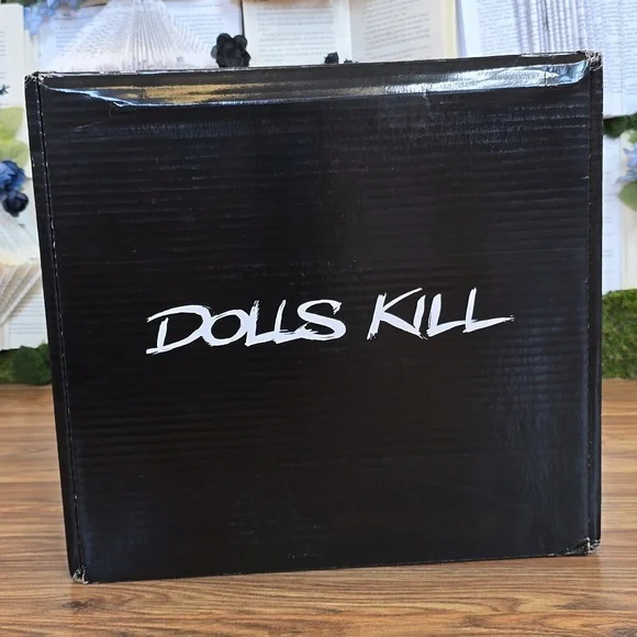 NIB DollsKill X Shrek Ogre Connection Platform Sneakers Size 8 Green&Brown - Picture 9 of 10